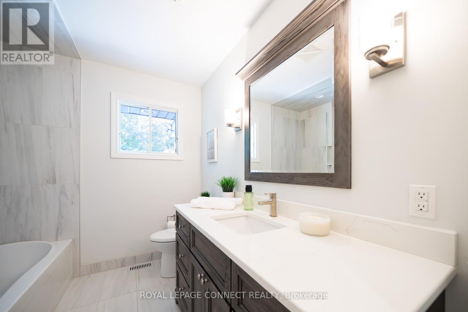338 Sawyer Road, Oakville, Ontario  L6L 3N7 - Photo 19 - W12368956