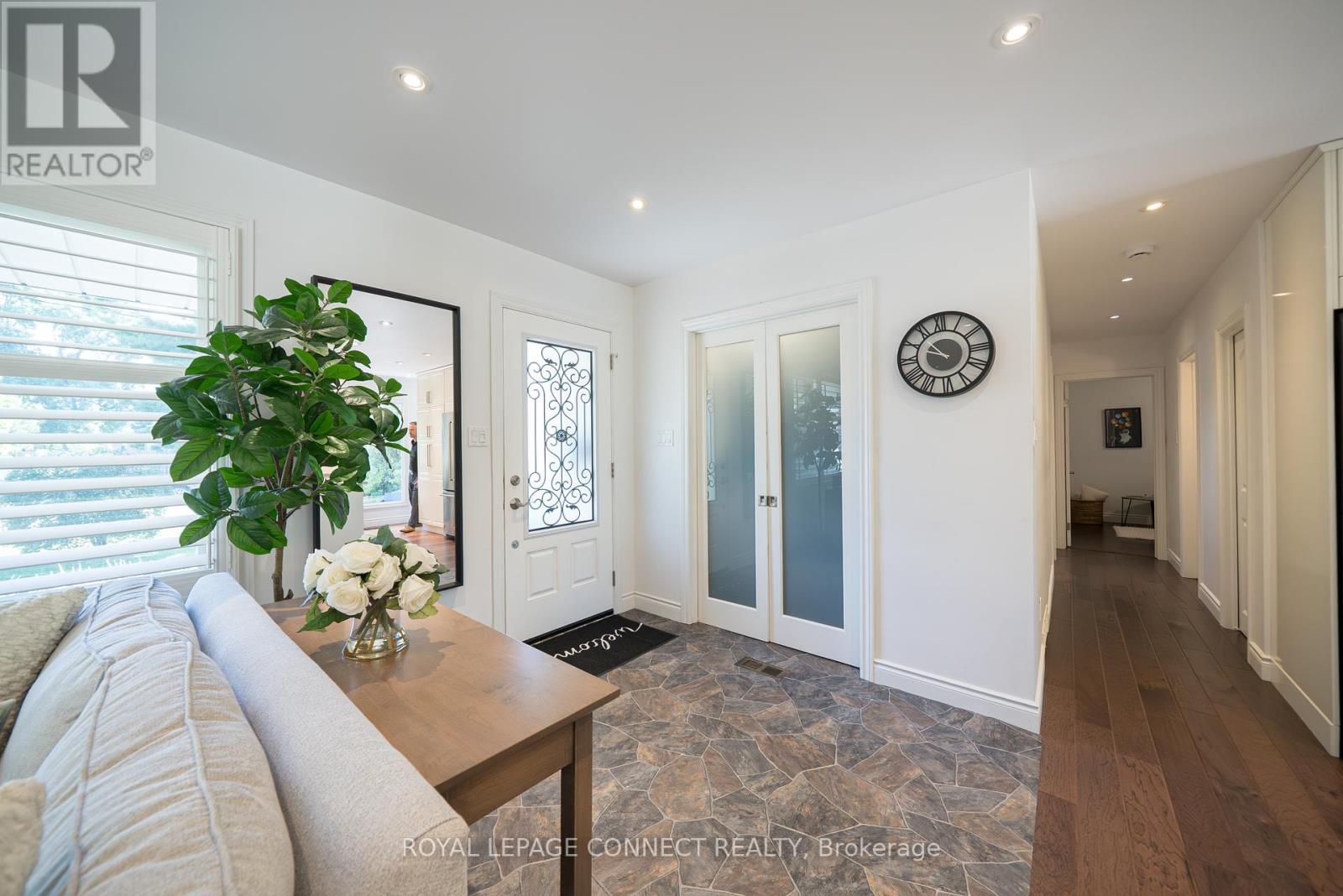 338 Sawyer Road, Oakville, Ontario  L6L 3N7 - Photo 6 - W12368956