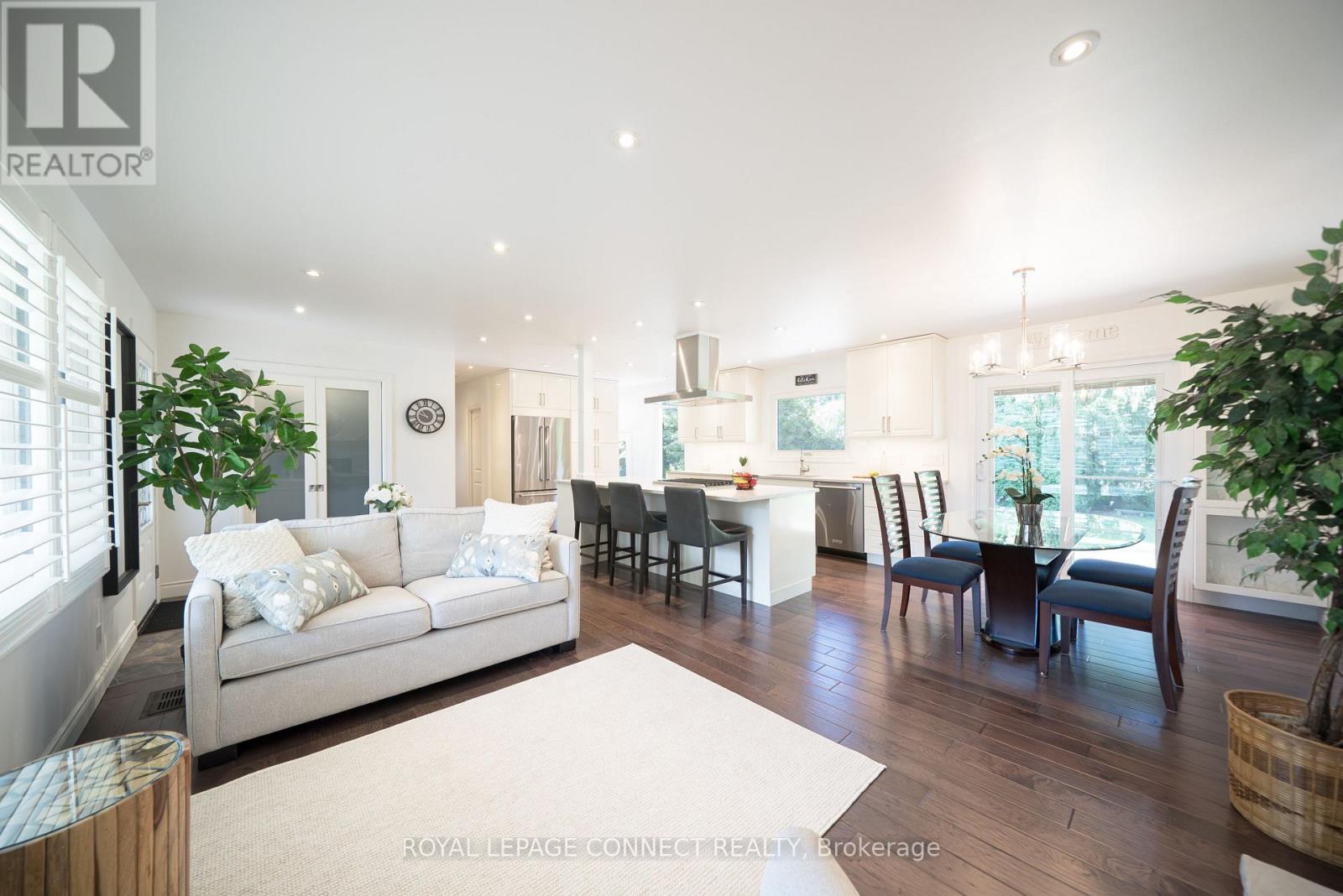338 Sawyer Road, Oakville, Ontario  L6L 3N7 - Photo 8 - W12368956