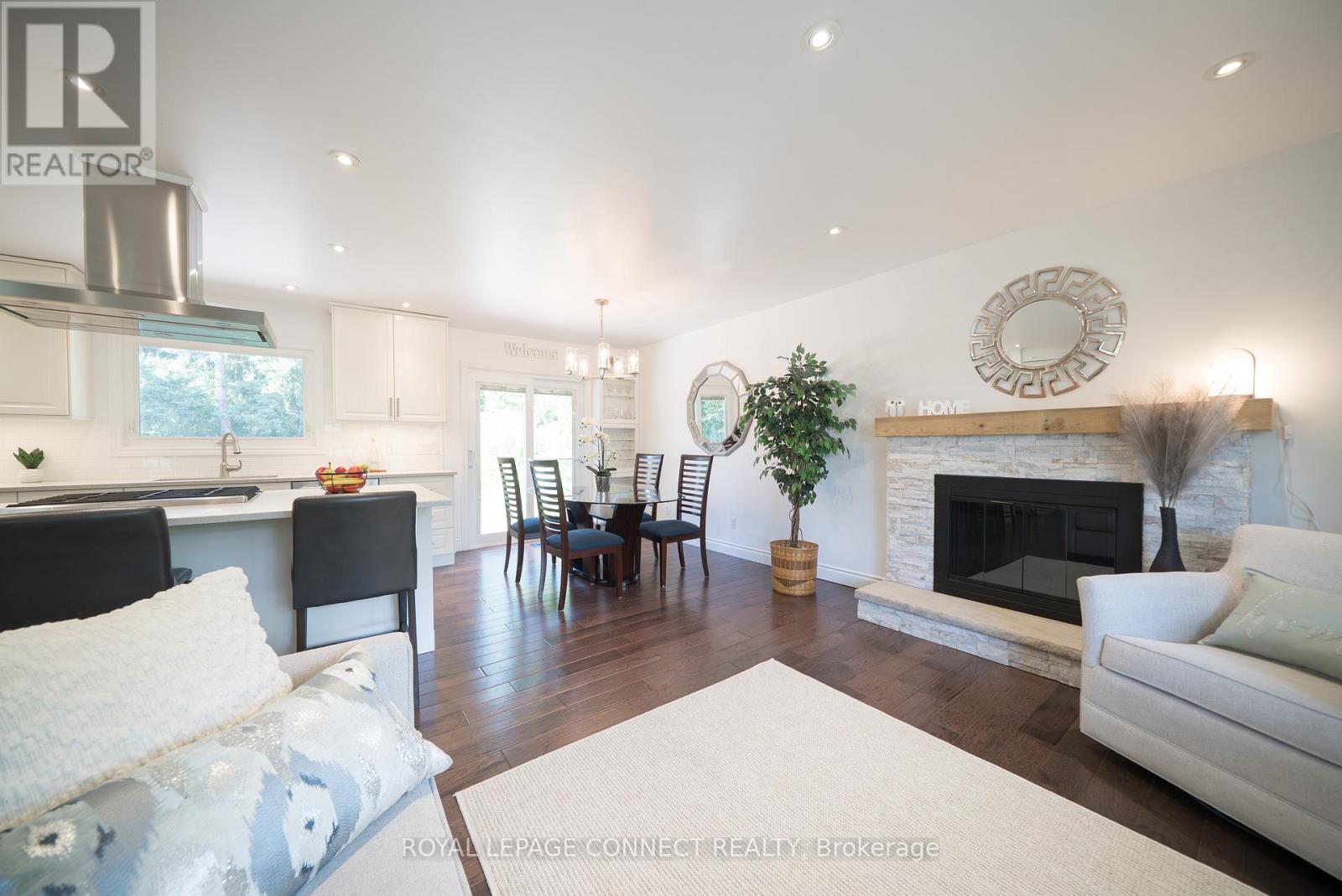 338 Sawyer Road, Oakville, Ontario  L6L 3N7 - Photo 9 - W12368956