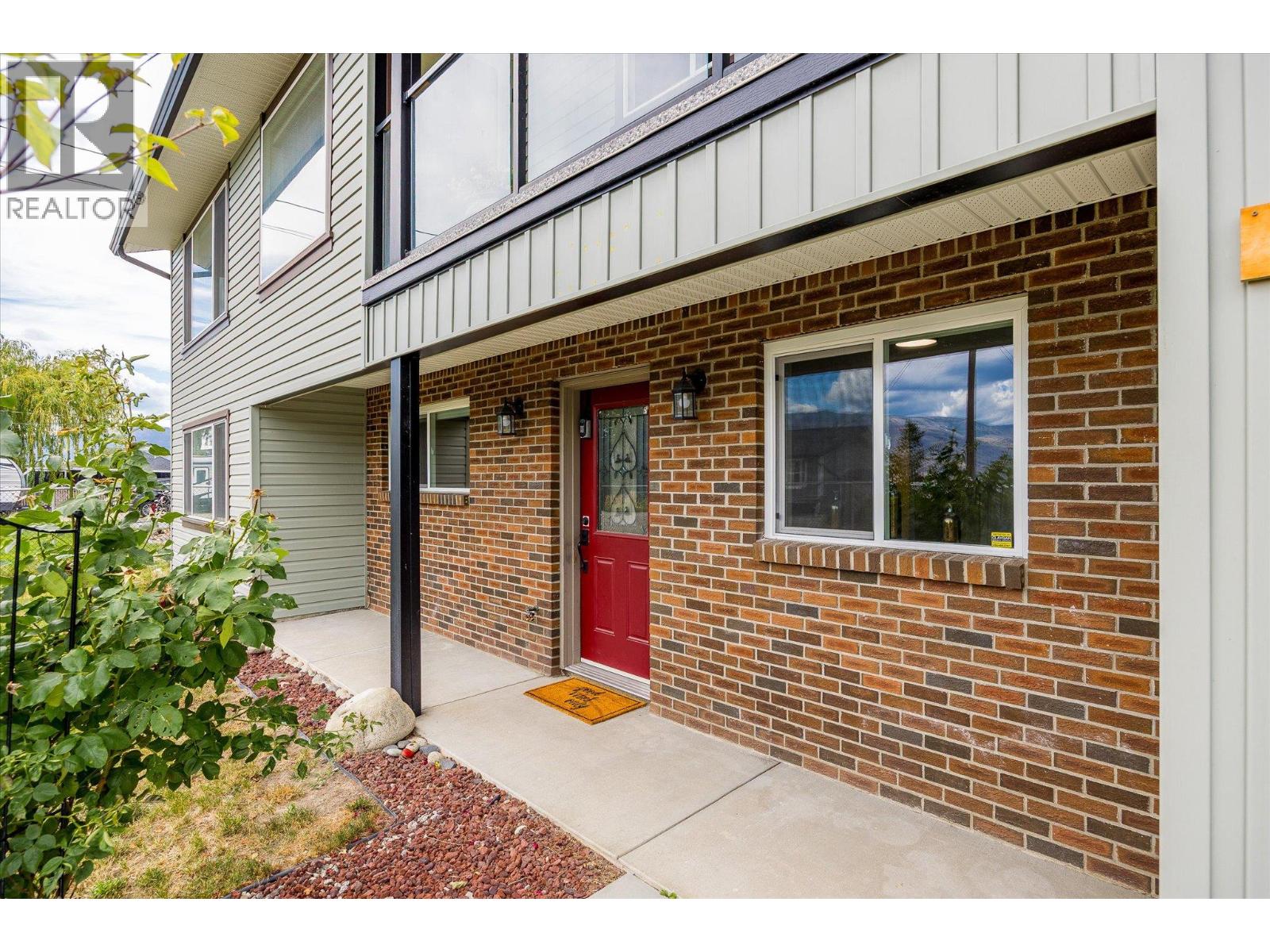 5749 Mackenzie Road, Peachland, British Columbia  V0H 1X4 - Photo 3 - 10361023