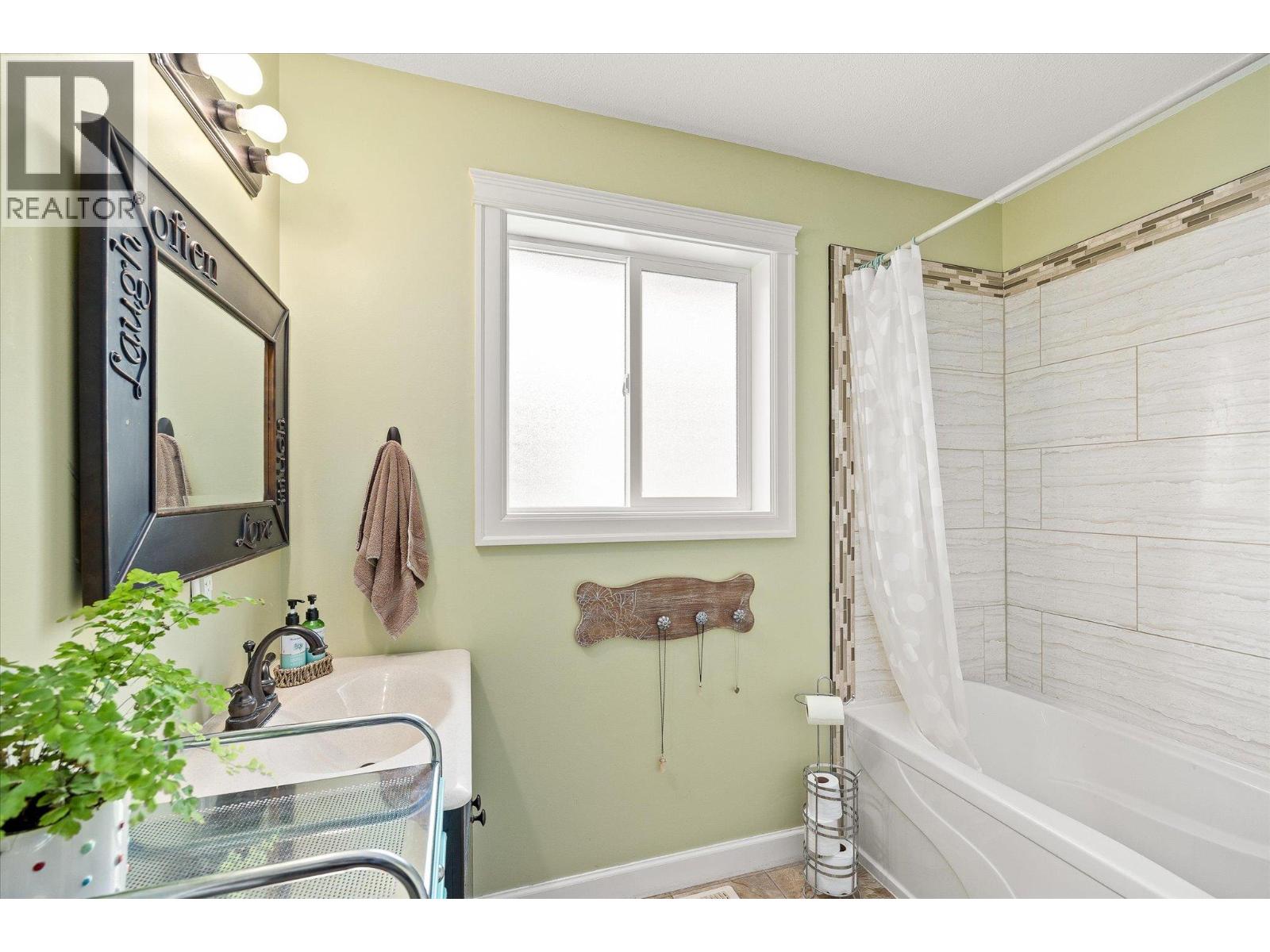 5749 Mackenzie Road, Peachland, British Columbia  V0H 1X4 - Photo 25 - 10361023