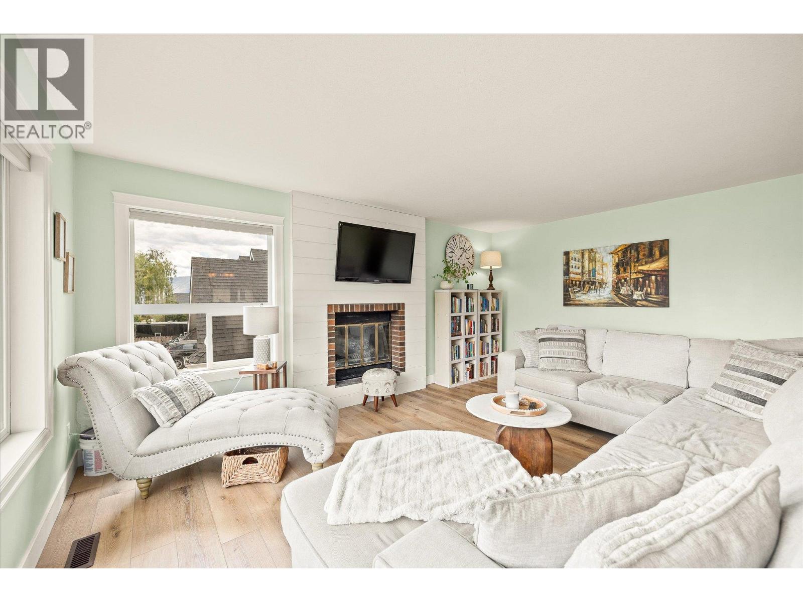 5749 Mackenzie Road, Peachland, British Columbia  V0H 1X4 - Photo 8 - 10361023