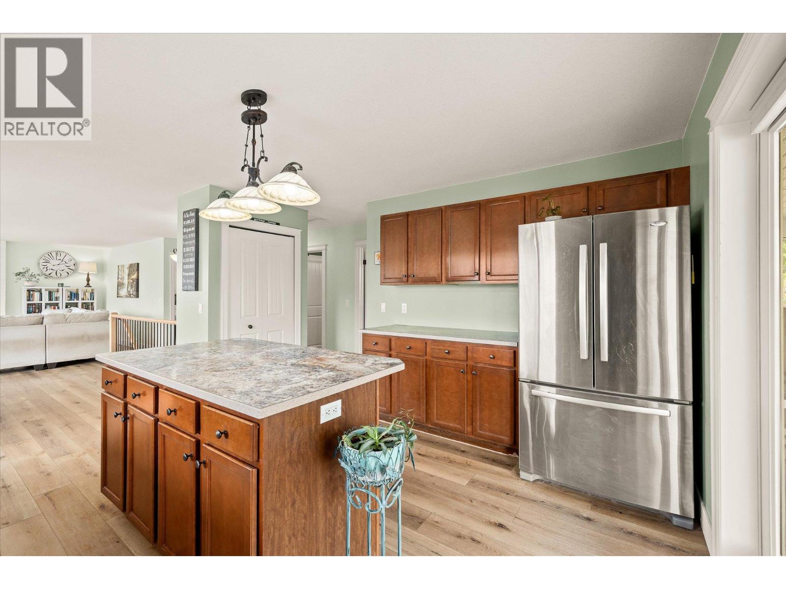 5749 Mackenzie Road, Peachland, British Columbia  V0H 1X4 - Photo 14 - 10361023