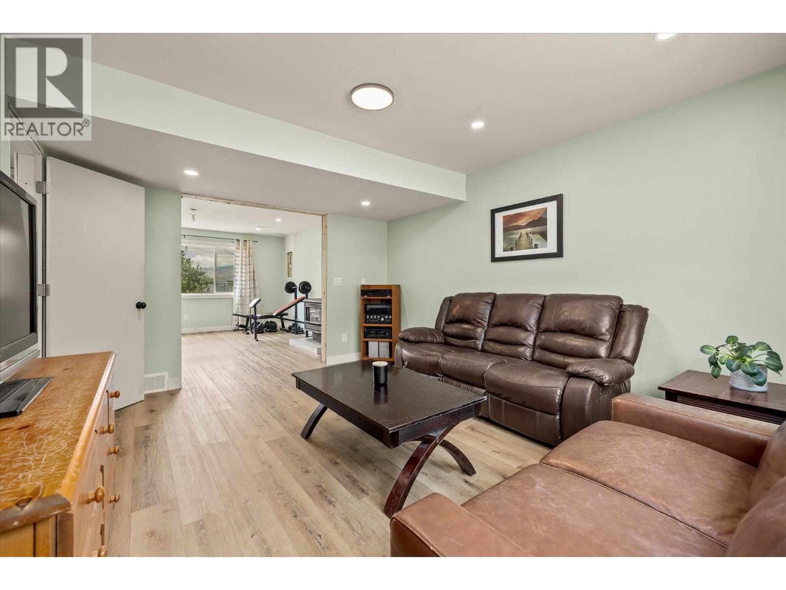 5749 Mackenzie Road, Peachland, British Columbia  V0H 1X4 - Photo 34 - 10361023