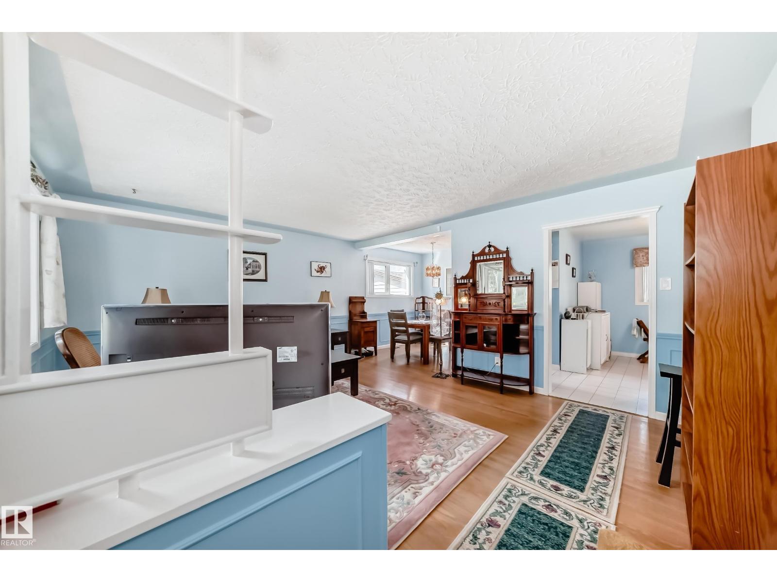 8602 158 St Nw, Edmonton, Alberta  T5R 2C4 - Photo 5 - E4454472