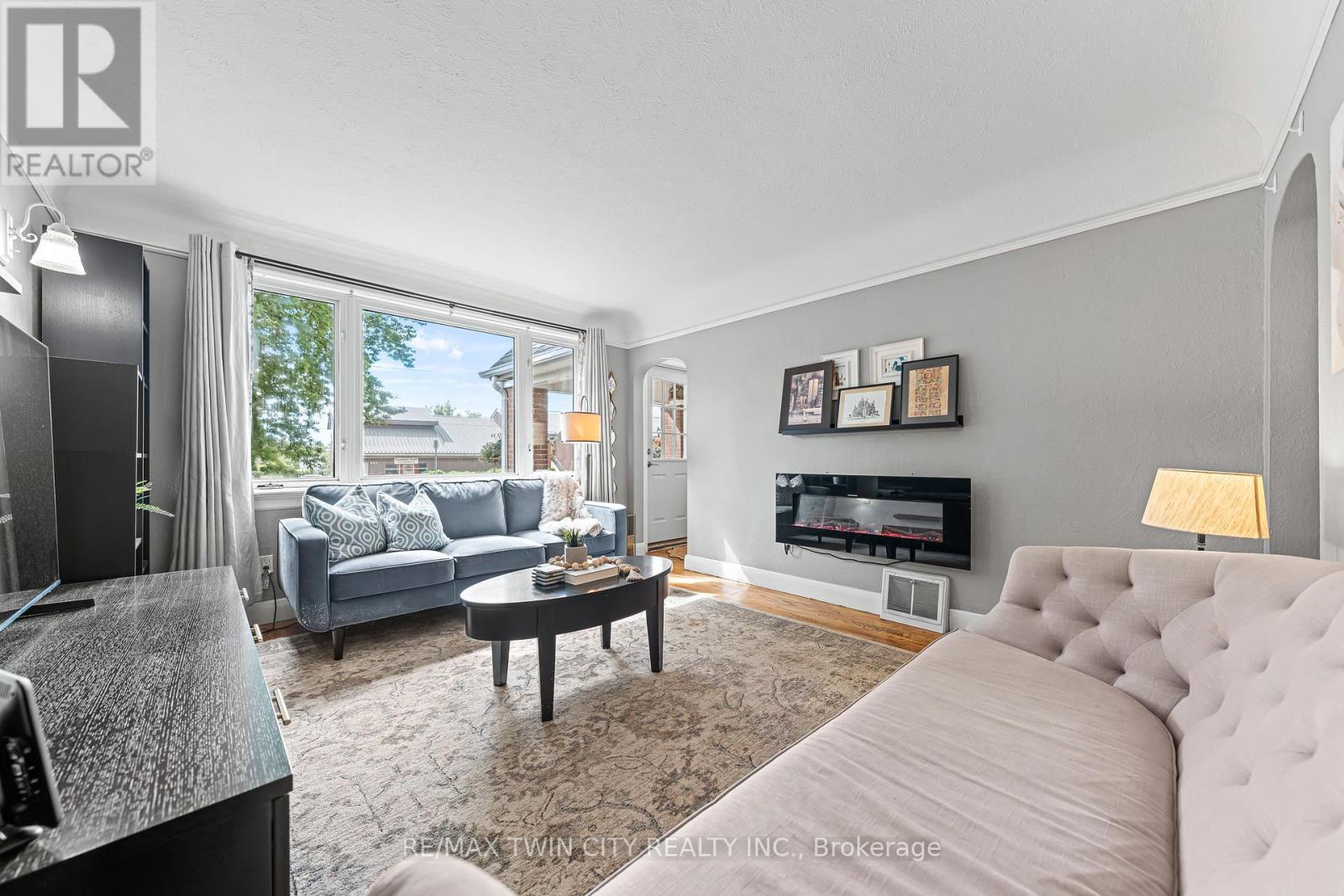854 Guelph Street, Kitchener, Ontario  N2H 5Z5 - Photo 9 - X12368909