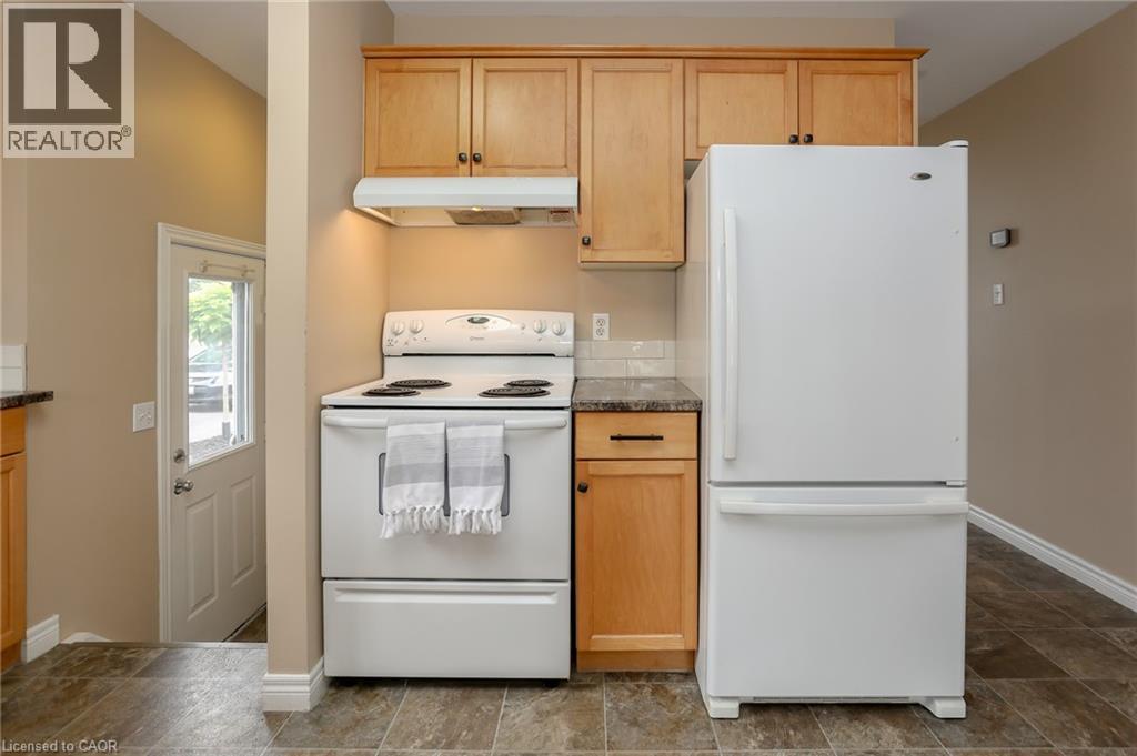 Photo 19 of 38 for 11 Goldenrod Court