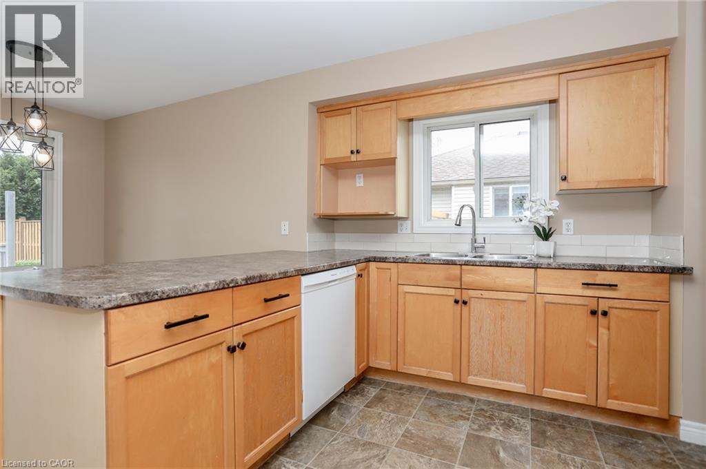 Photo 8 of 38 for 11 Goldenrod Court