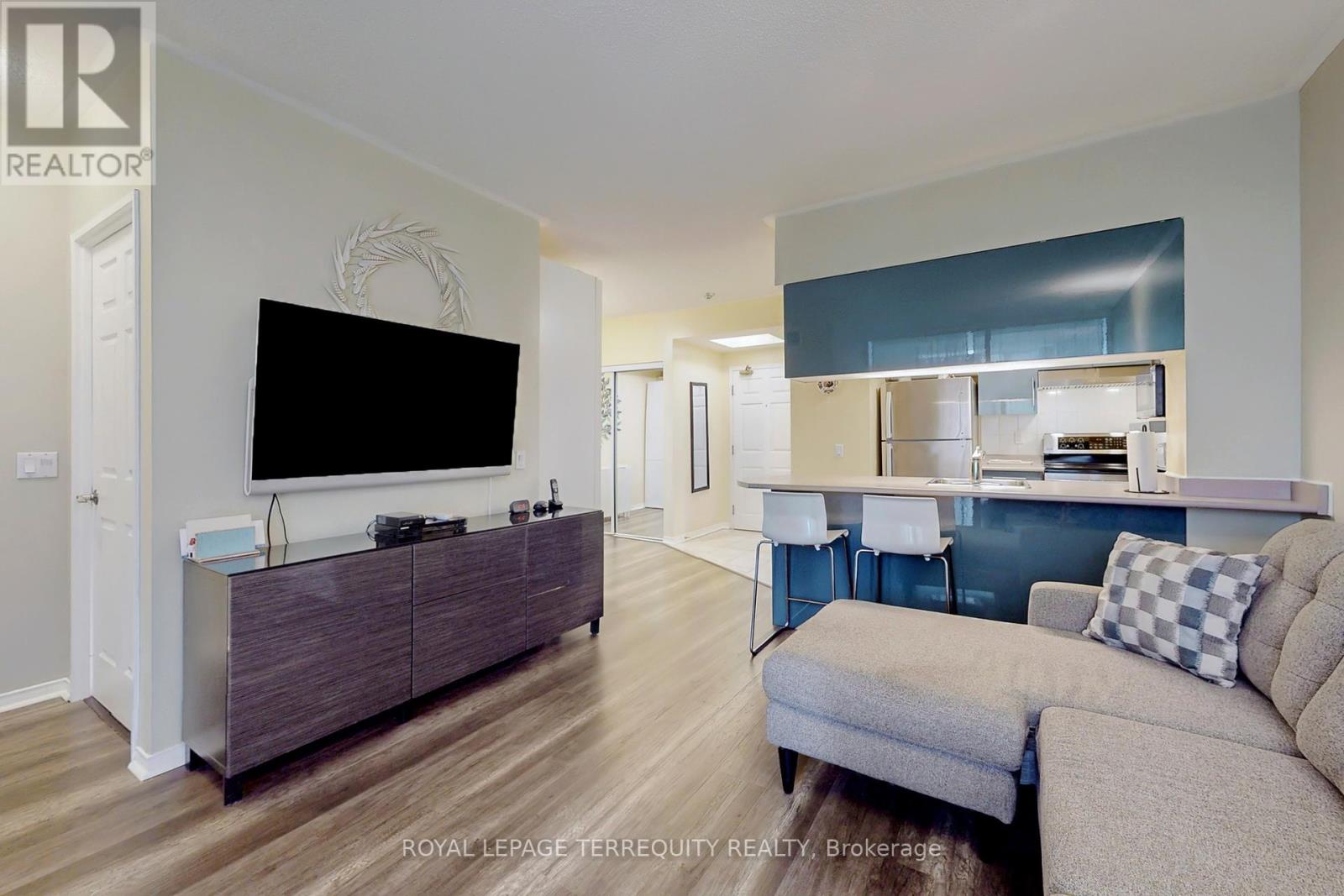 213 - 7398 Yonge Street, Vaughan, Ontario  L4J 8J2 - Photo 11 - N12369048