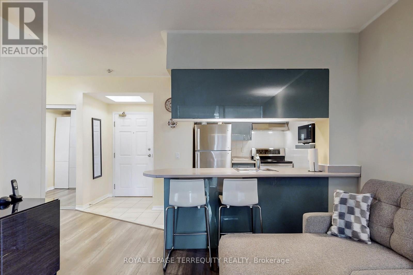 213 - 7398 Yonge Street, Vaughan, Ontario  L4J 8J2 - Photo 12 - N12369048