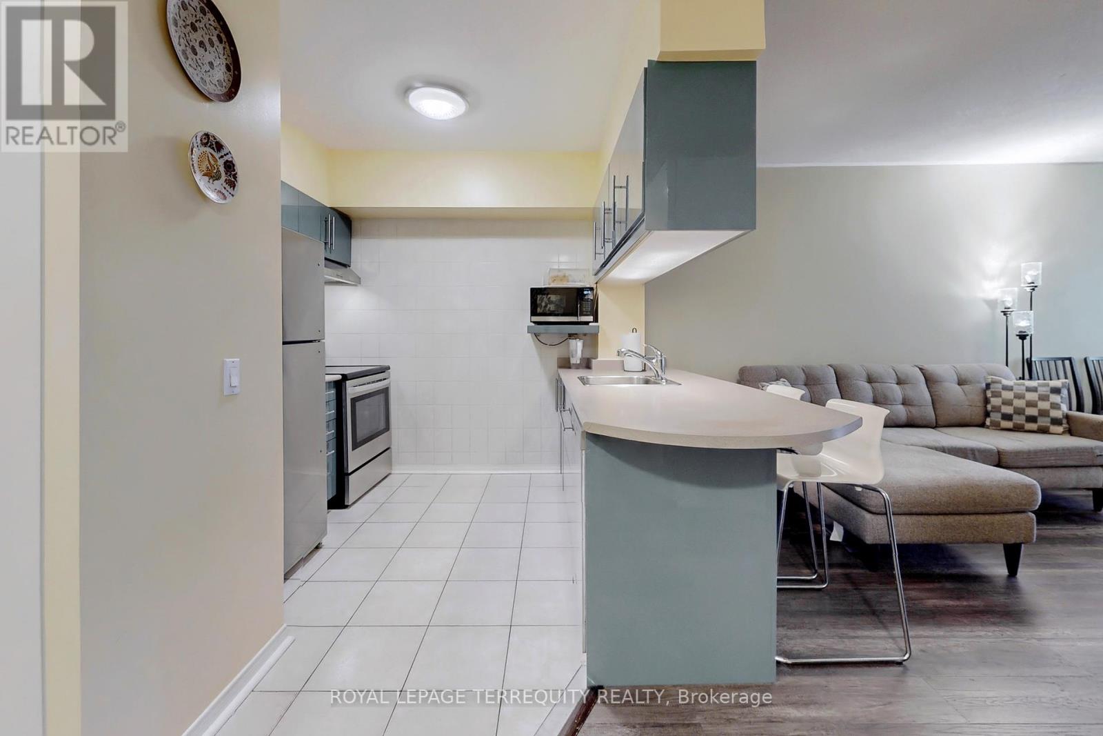 213 - 7398 Yonge Street, Vaughan, Ontario  L4J 8J2 - Photo 14 - N12369048