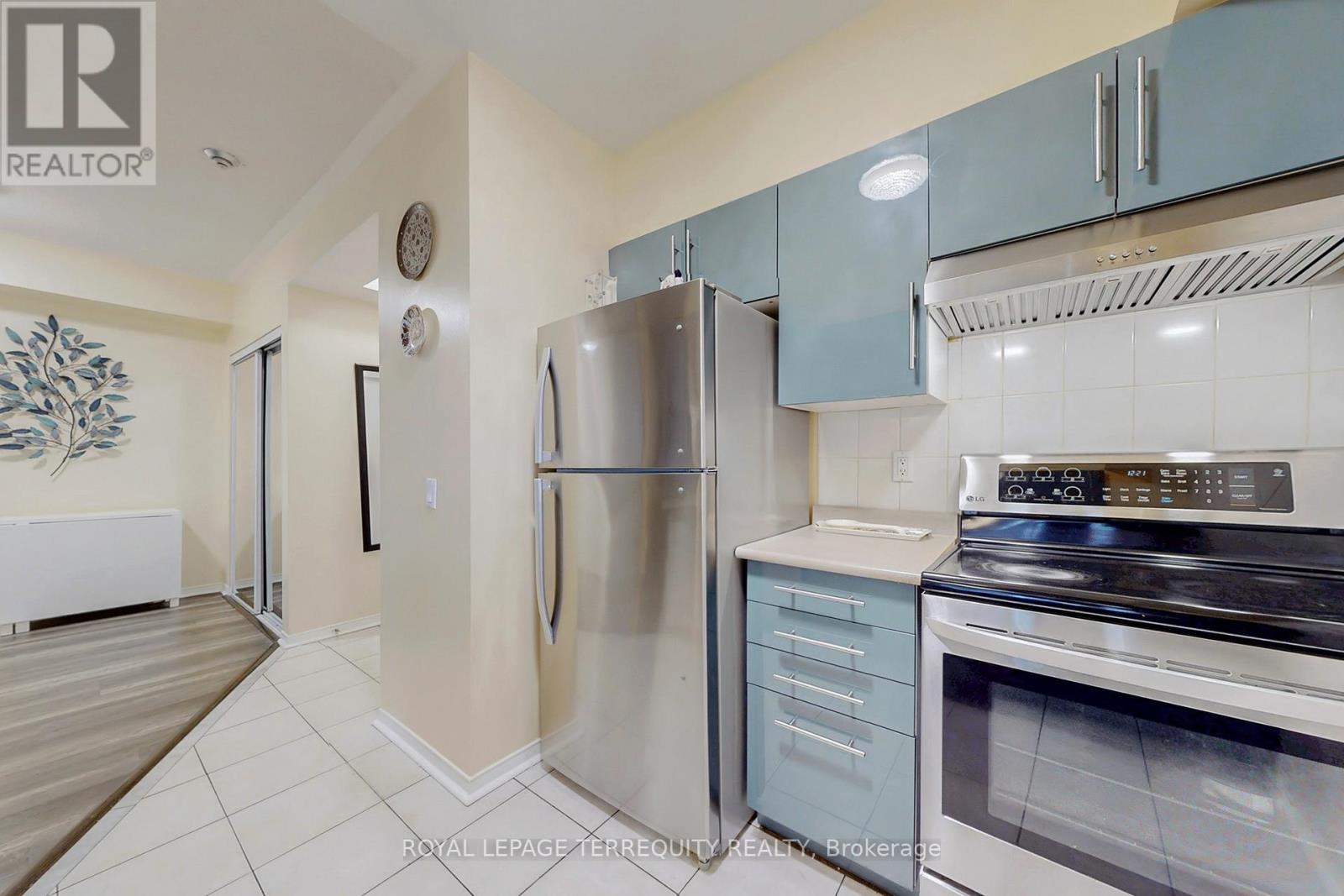213 - 7398 Yonge Street, Vaughan, Ontario  L4J 8J2 - Photo 17 - N12369048