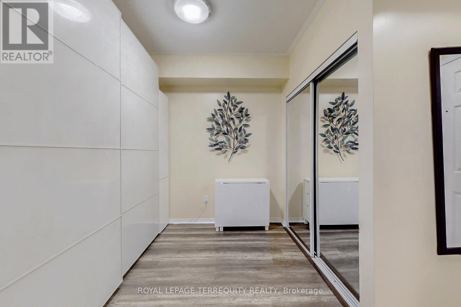 213 - 7398 Yonge Street, Vaughan, Ontario  L4J 8J2 - Photo 23 - N12369048