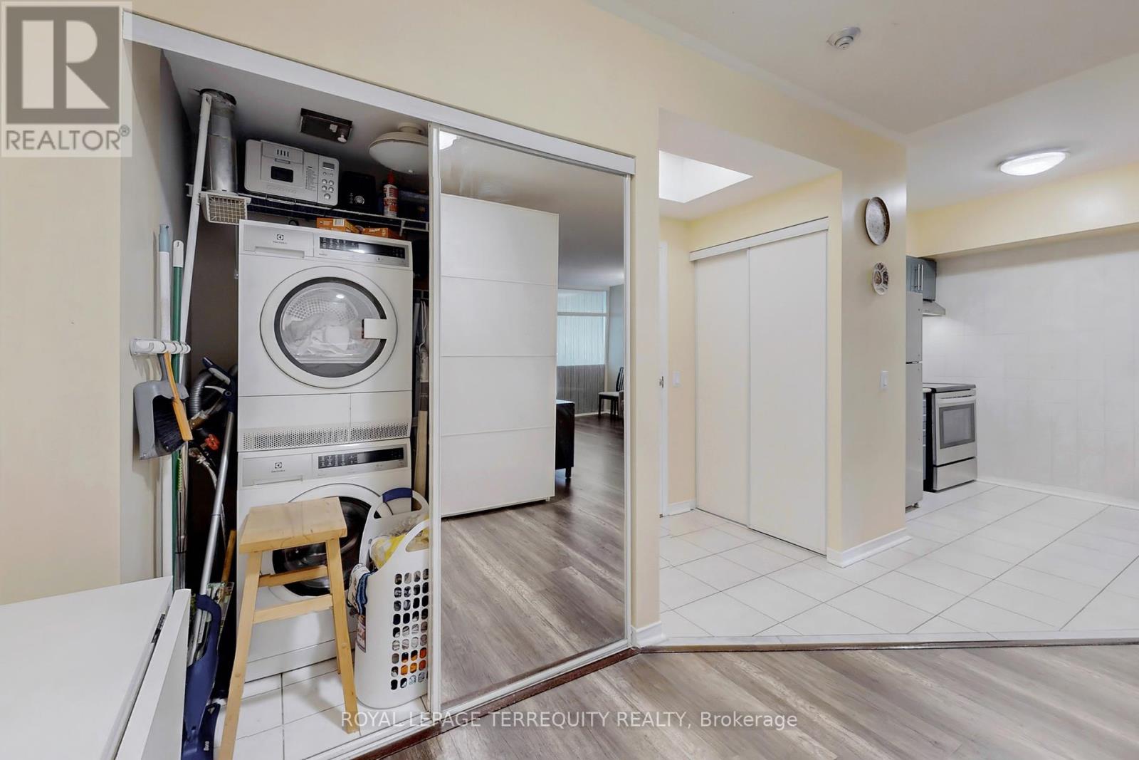 213 - 7398 Yonge Street, Vaughan, Ontario  L4J 8J2 - Photo 26 - N12369048