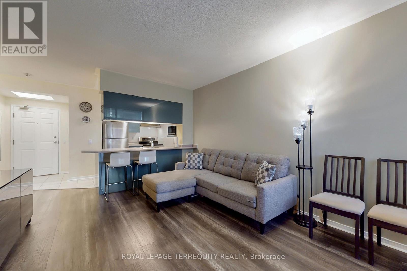 213 - 7398 Yonge Street, Vaughan, Ontario  L4J 8J2 - Photo 9 - N12369048