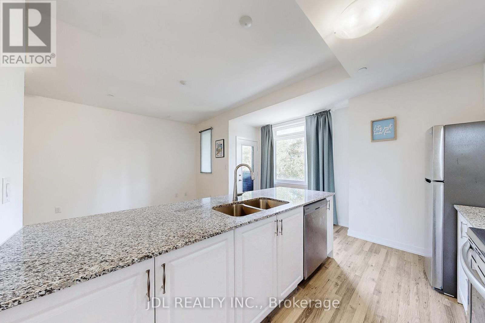 112 - 370 D Red Maple Road, Richmond Hill, Ontario  L4C 5T4 - Photo 10 - N12369062