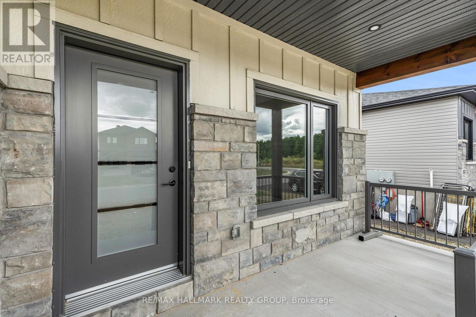 308 Zakari Street, Casselman, Ontario  K0A 1M0 - Photo 3 - X12369114
