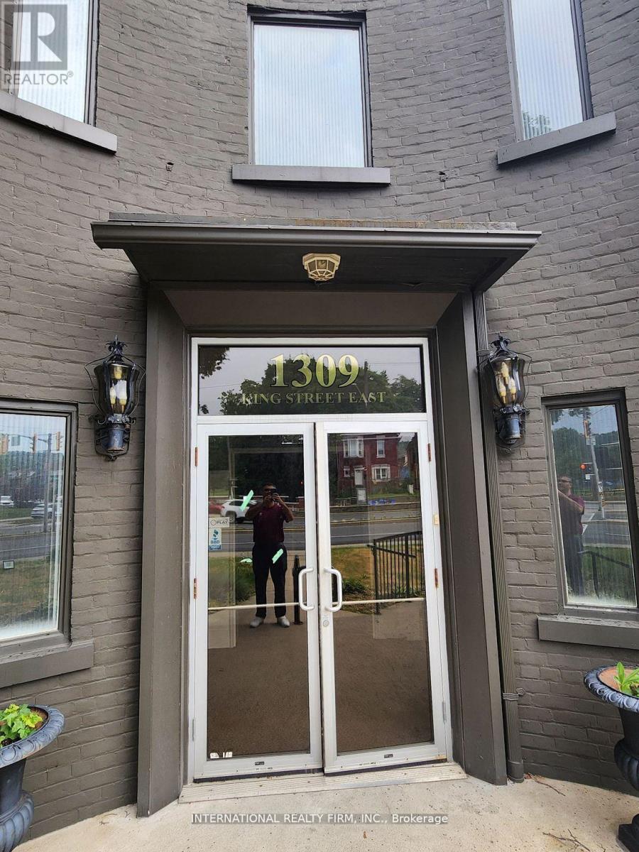 1309 King Street E, Hamilton, Ontario  L8M 1H2 - Photo 2 - X12368996