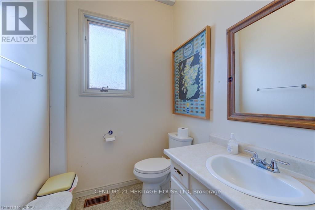 75 Chatham Street, Brant, Ontario  N3T 2P2 - Photo 18 - X12369022