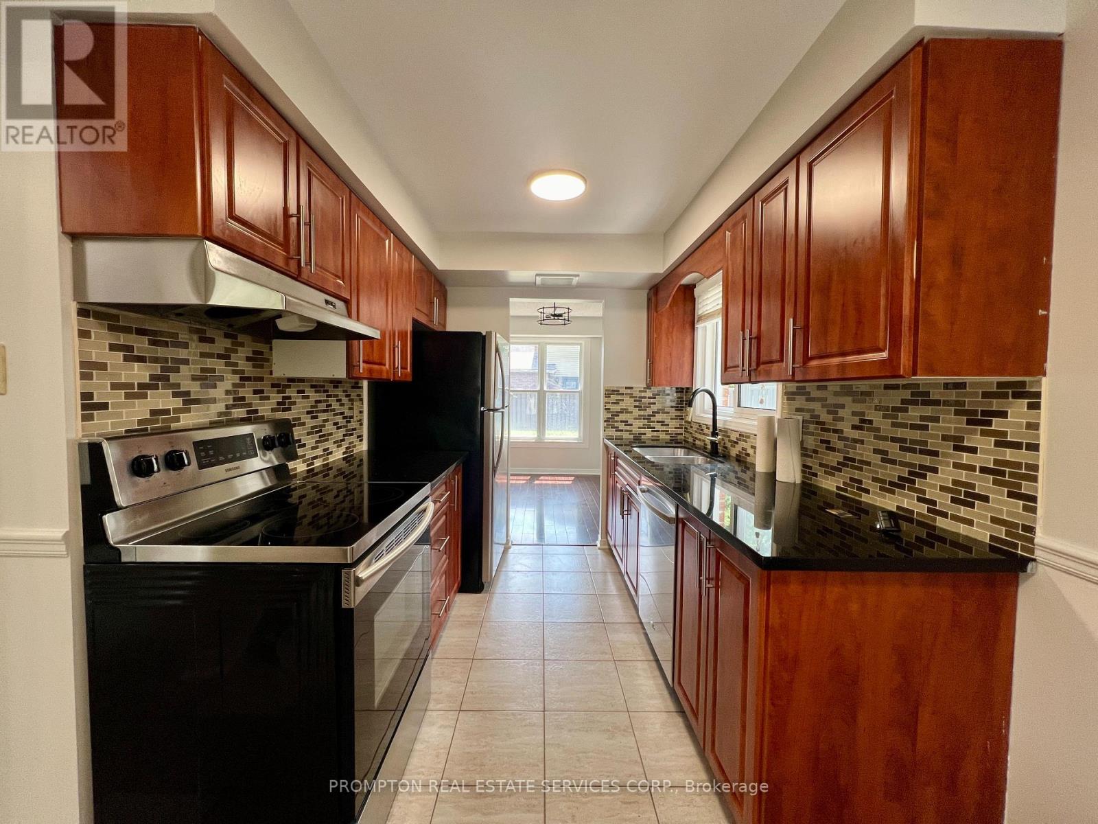 Property at 39 FROST DRIVE image 5