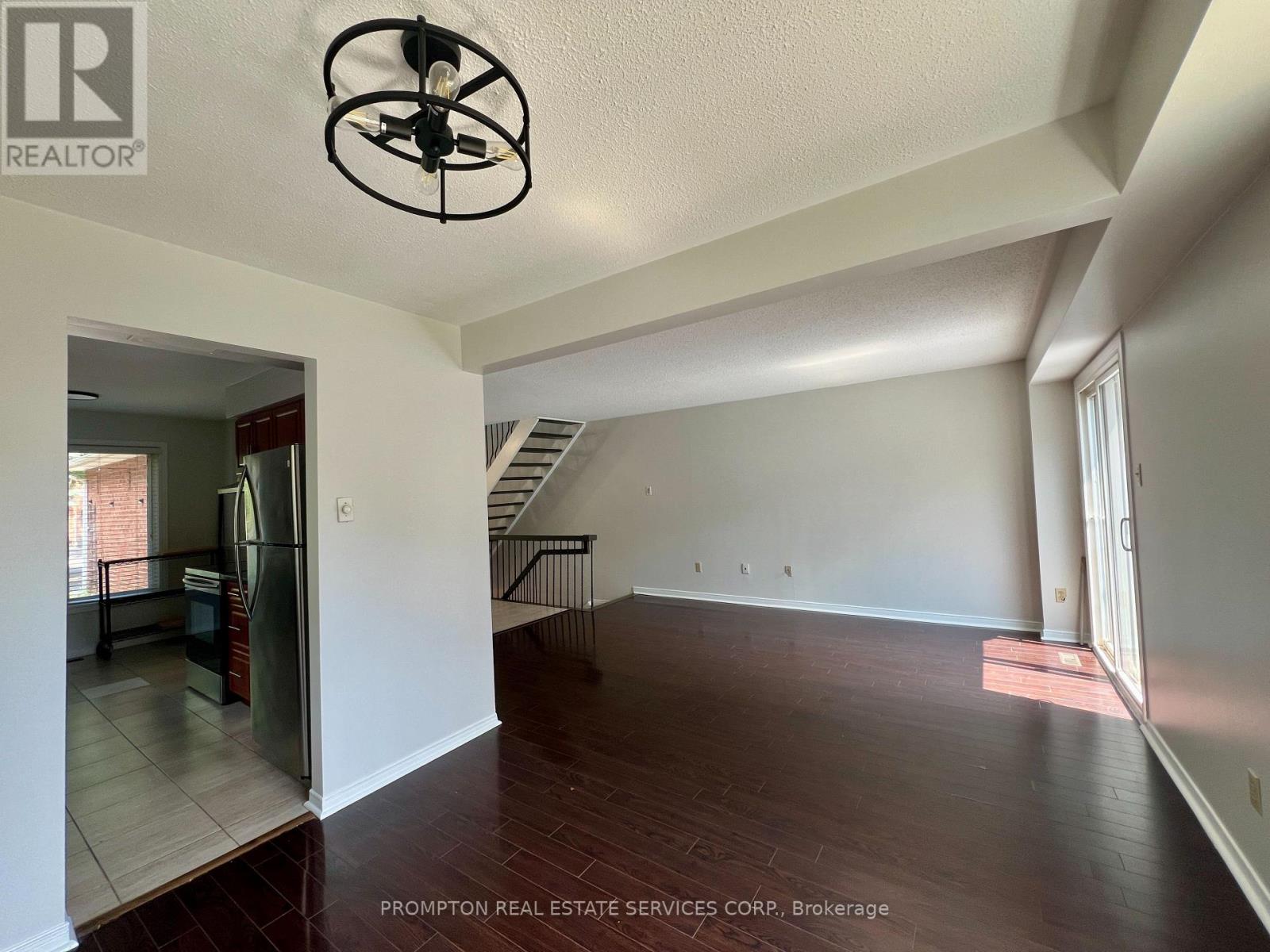 Property at 39 FROST DRIVE image 3
