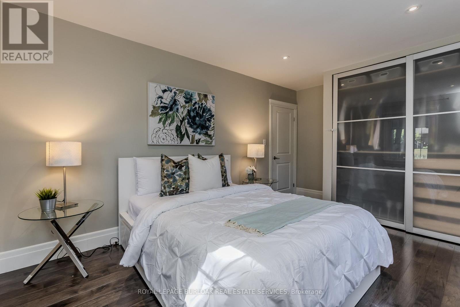 936 Harvey Place, Burlington (Lasalle), Ontario  L7T 3G1 - Photo 18 - W12360544