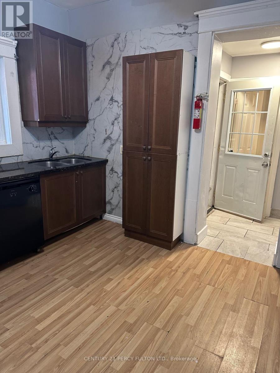 541 Aylmer Street N, Peterborough Central, Ontario  K9H 3W6 - Photo 12 - X12248721