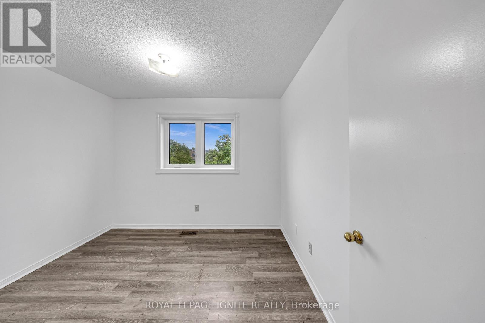 Main - 21 Toba Crescent, Brampton, Ontario  L6Z 4R6 - Photo 14 - W12358328