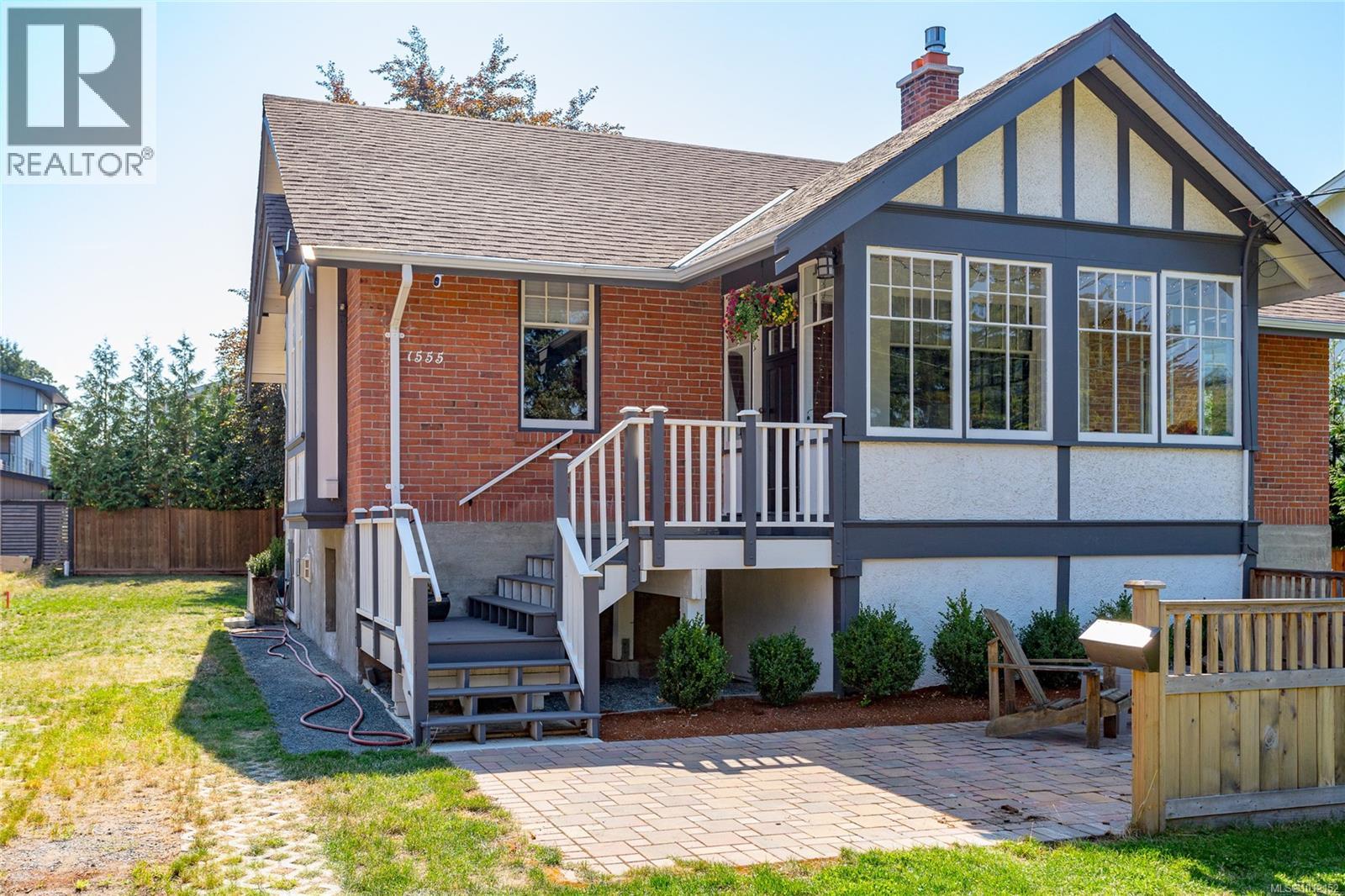 Property at 1555 Ash Rd image 3