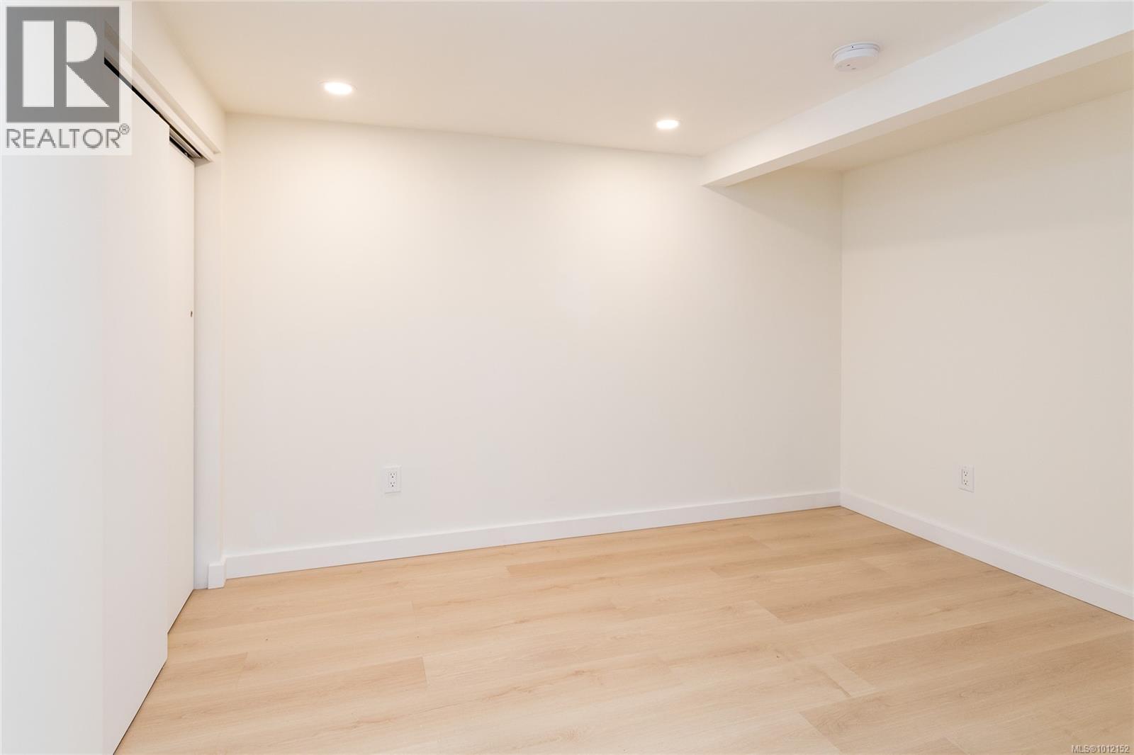 1555 Ash Rd, Saanich, British Columbia  V8N 2S9 - Photo 29 - 1012152