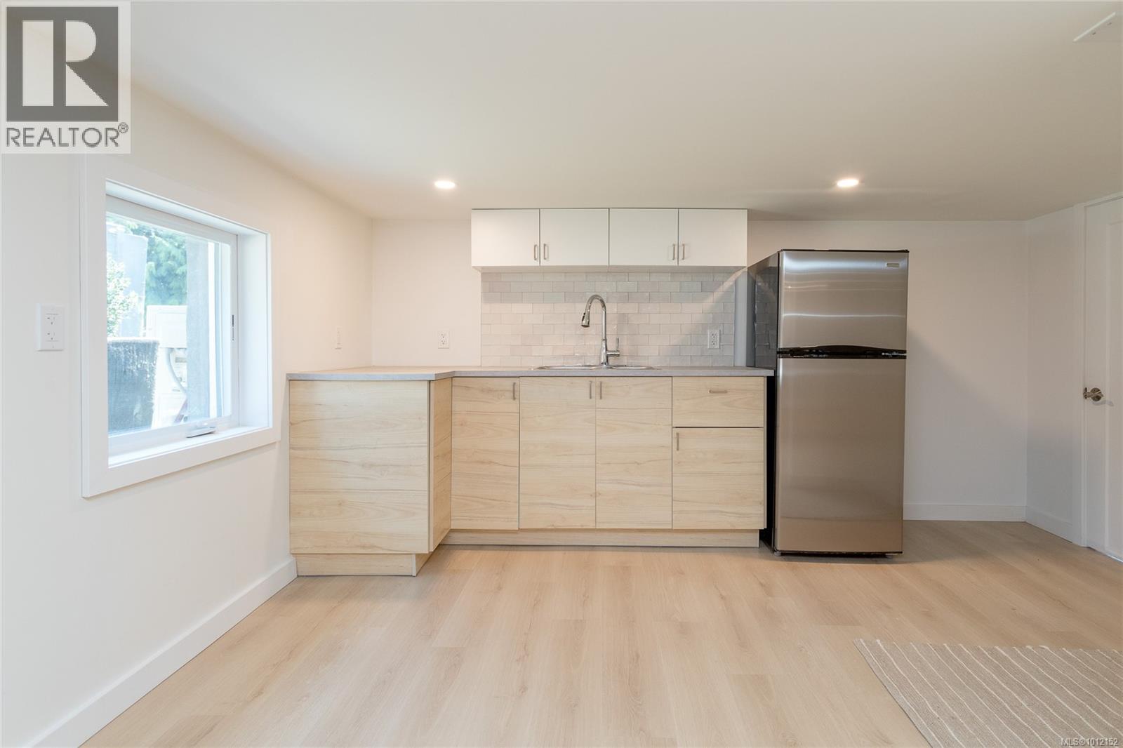 1555 Ash Rd, Saanich, British Columbia  V8N 2S9 - Photo 28 - 1012152