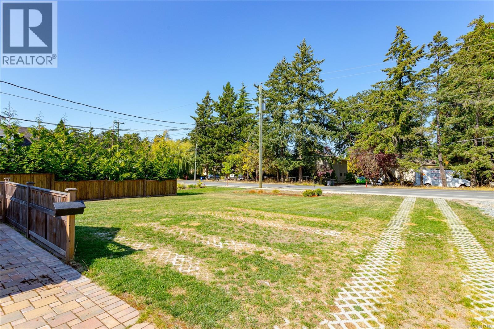1555 Ash Rd, Saanich, British Columbia  V8N 2S9 - Photo 33 - 1012152