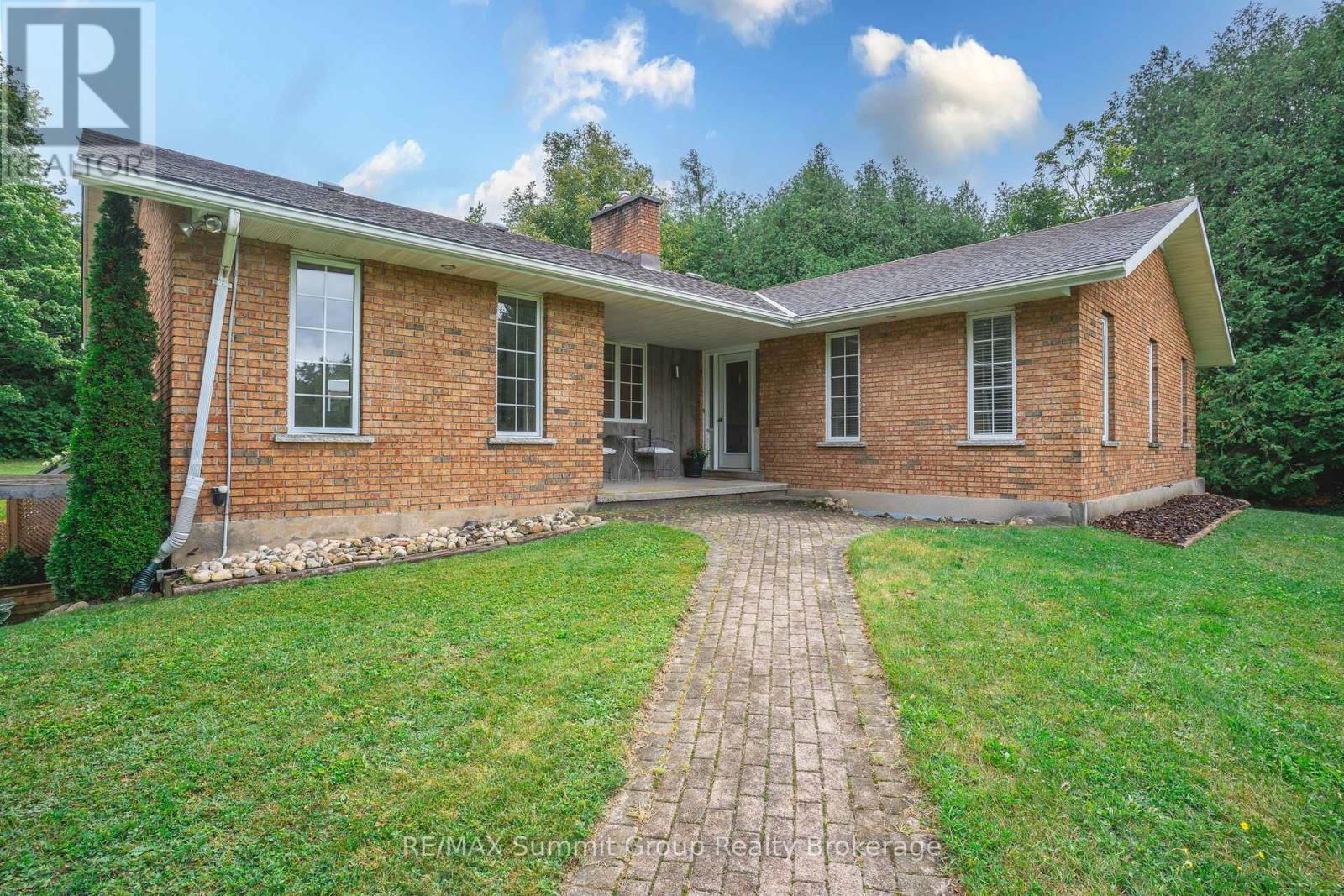 189 Stone Hill Road, West Grey, Ontario N0G 1R0 - Photo 2 - X12369125