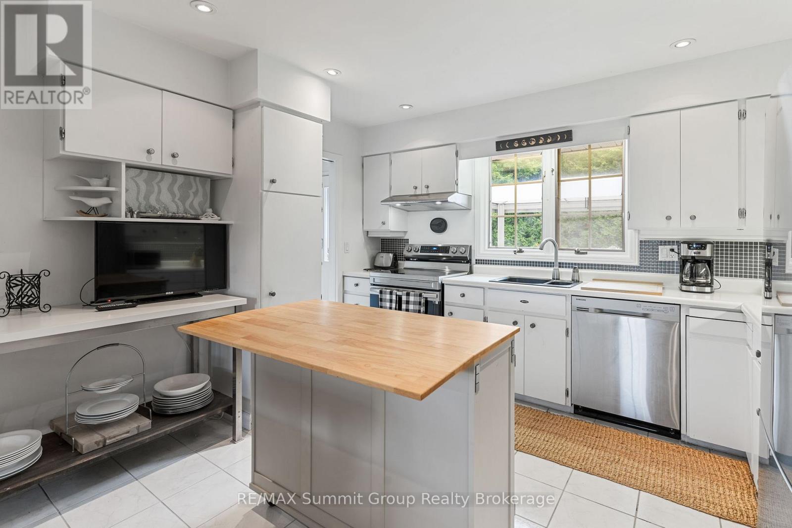 189 Stone Hill Road, West Grey, Ontario N0G 1R0 - Photo 7 - X12369125