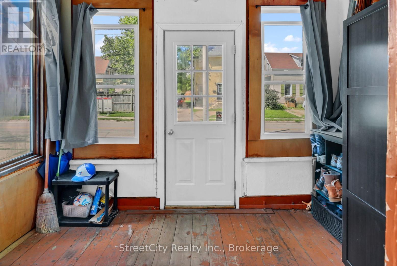 265 Front Street, Stratford, Ontario  N5A 4J1 - Photo 18 - X12369206