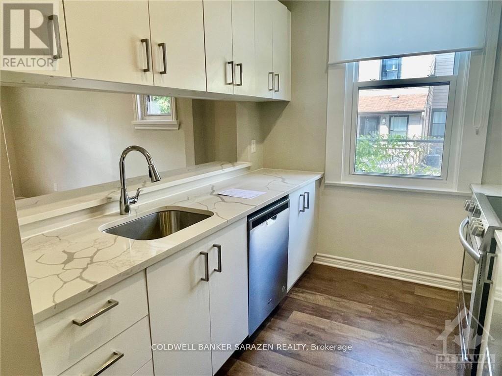 2 - 58 Parent Avenue, Ottawa, Ontario  K1N 7A8 - Photo 4 - X12369157