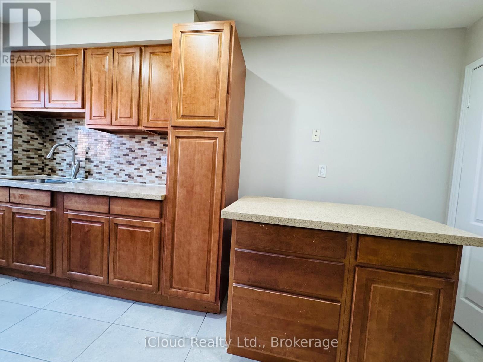 6 Dutch Crescent, Brampton, Ontario  L6Y 3V9 - Photo 11 - W12369082
