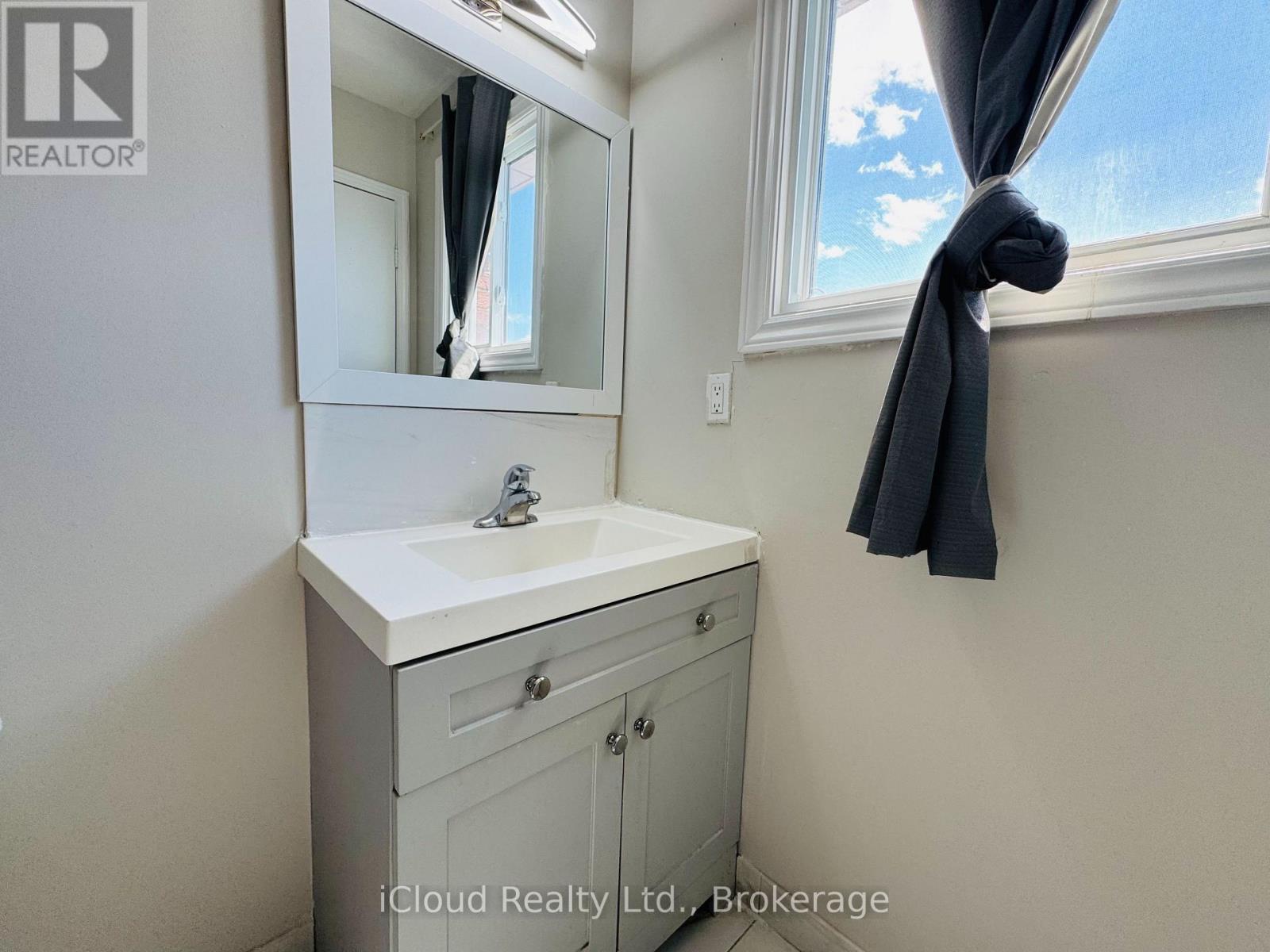 6 Dutch Crescent, Brampton, Ontario  L6Y 3V9 - Photo 27 - W12369082
