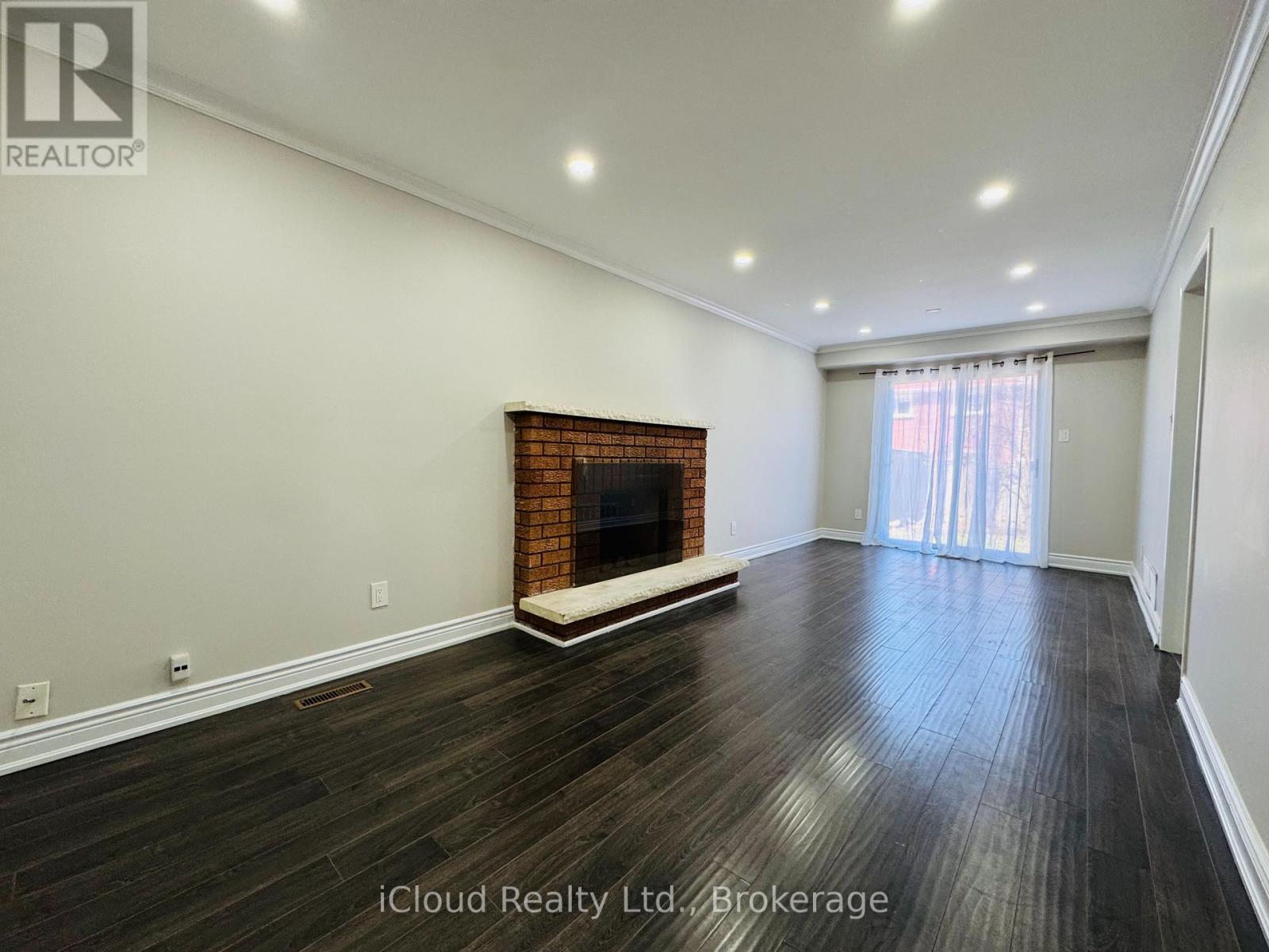 6 Dutch Crescent, Brampton, Ontario  L6Y 3V9 - Photo 3 - W12369082