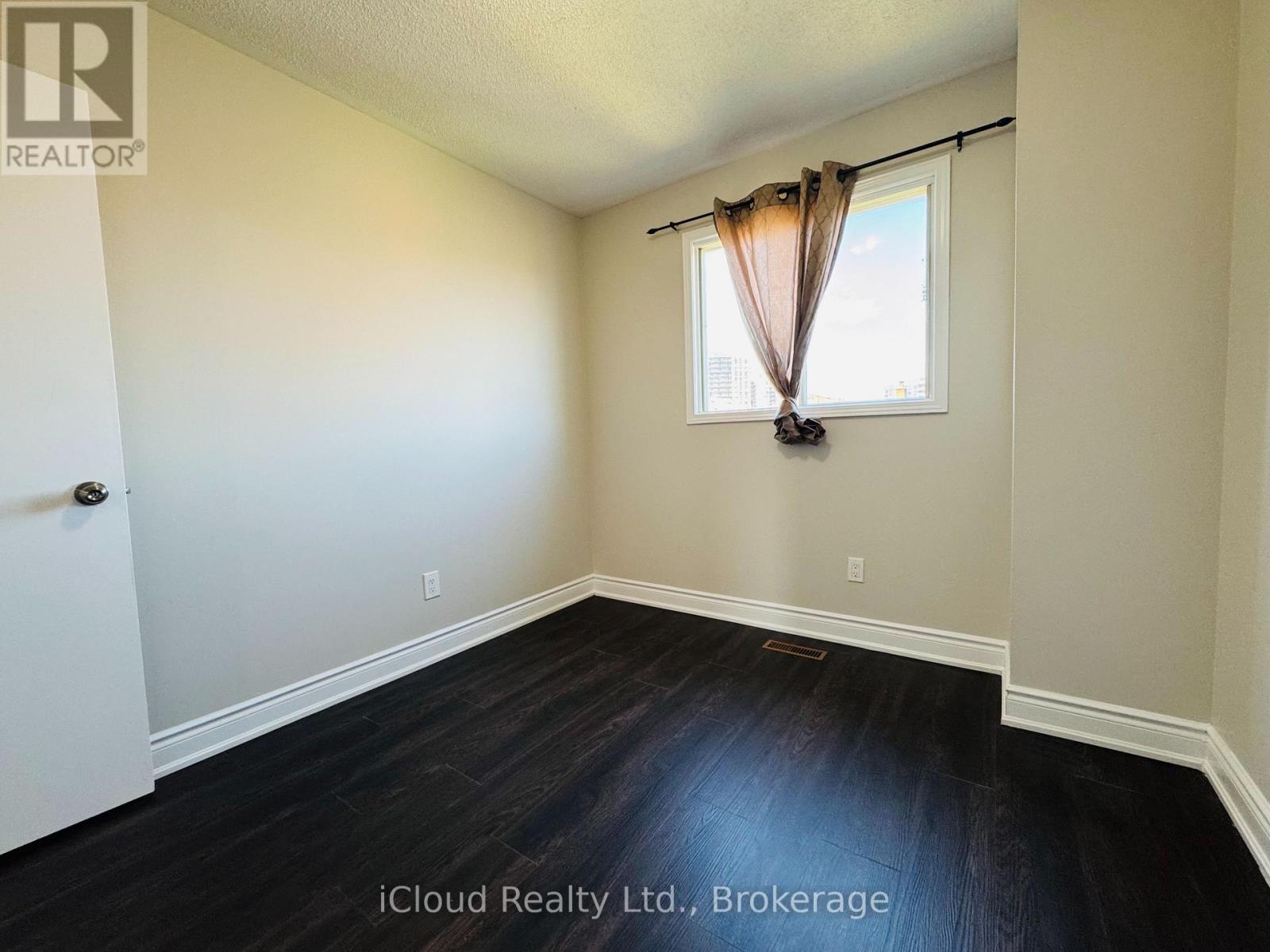 6 Dutch Crescent, Brampton, Ontario  L6Y 3V9 - Photo 39 - W12369082