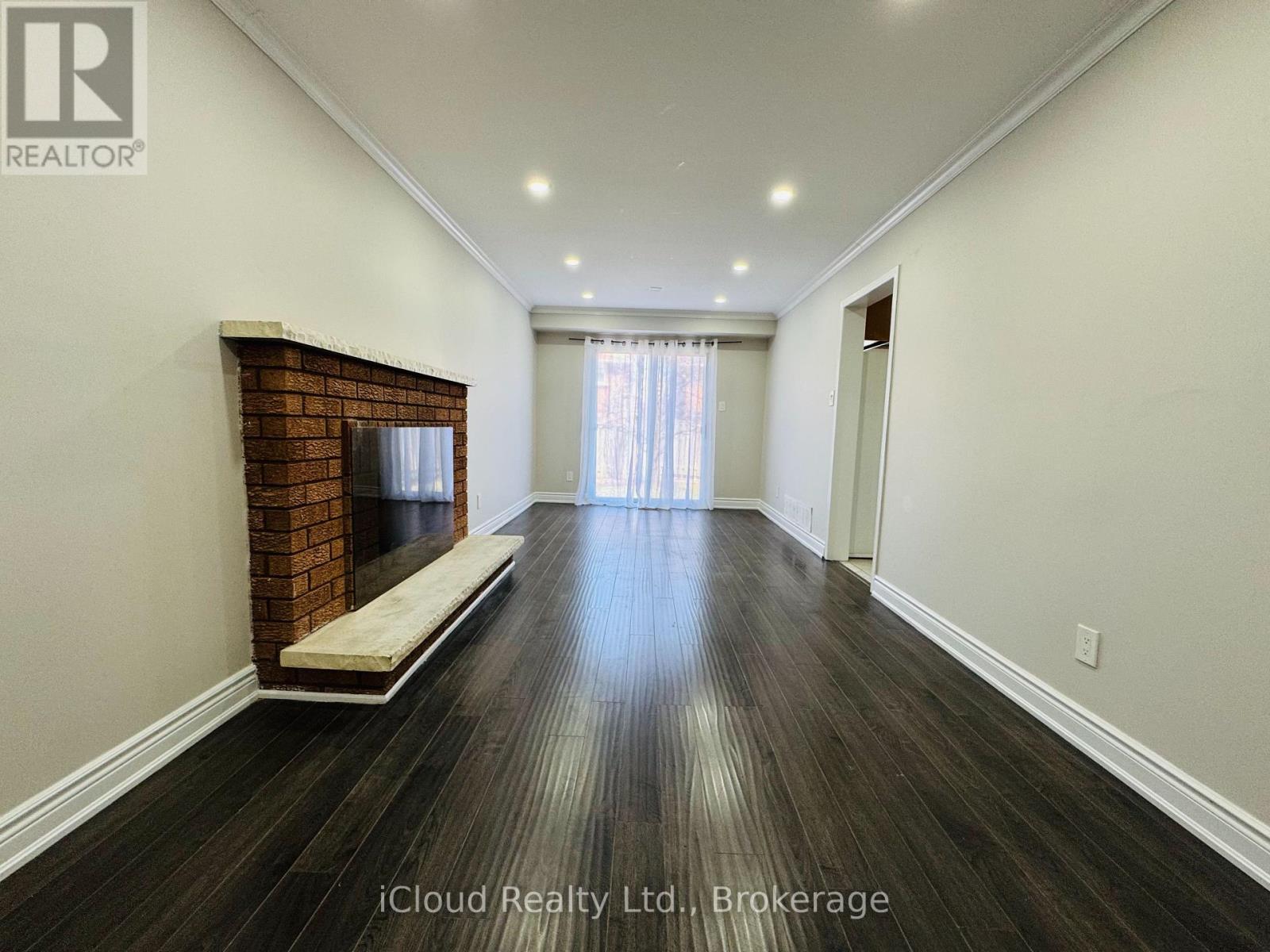 6 Dutch Crescent, Brampton, Ontario  L6Y 3V9 - Photo 4 - W12369082