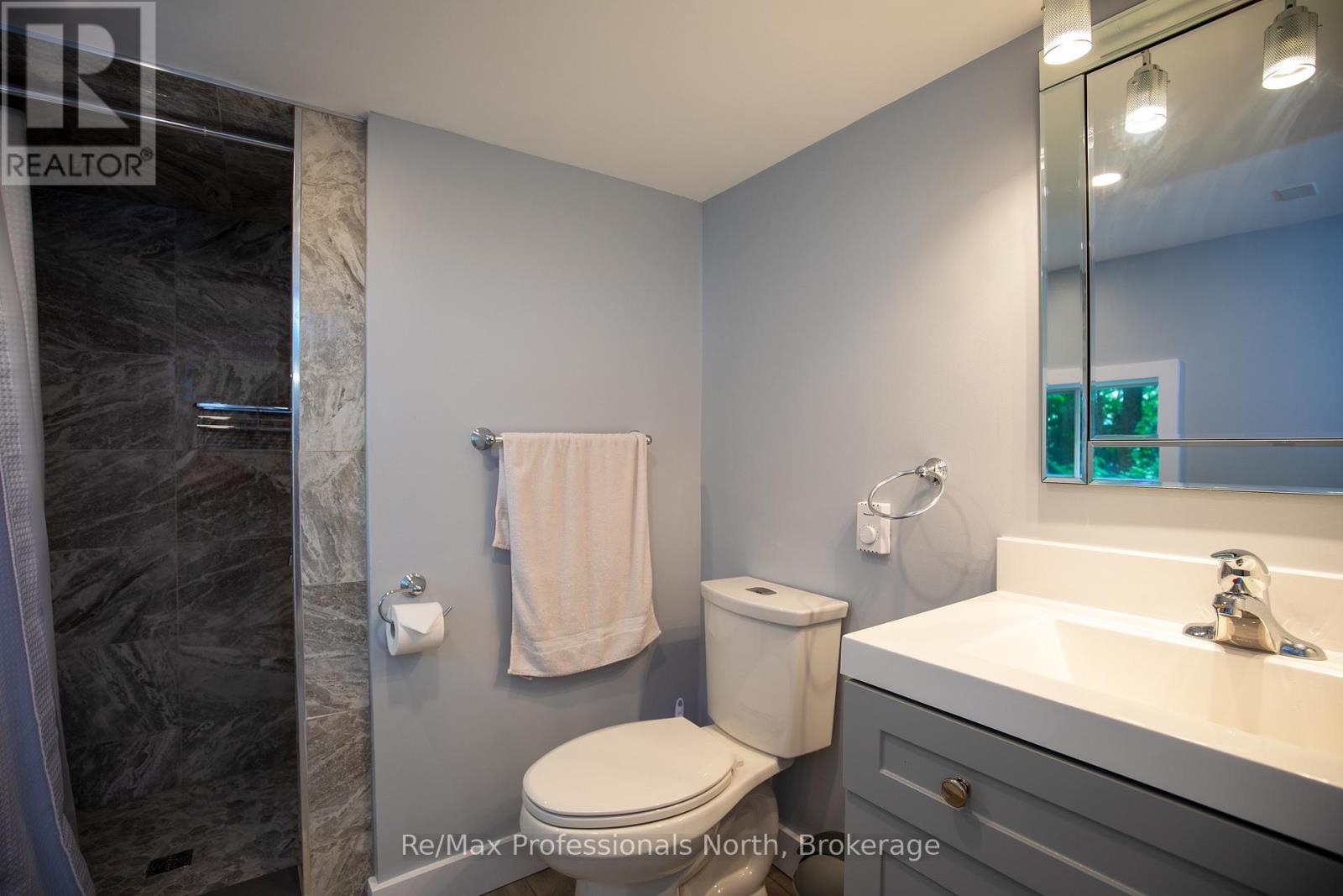 1008 Seven Dwarfs Crescent, Bracebridge (Oakley), Ontario  P1L 1X1 - Photo 47 - X12225118