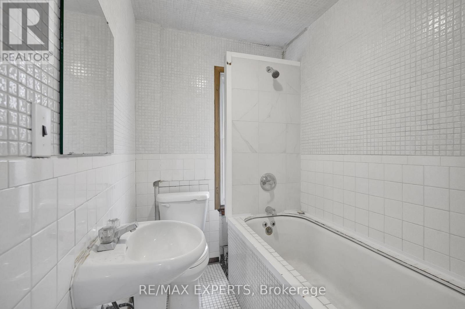 93 State Street, Welland, Ontario  L3B 4K6 - Photo 24 - X12369084