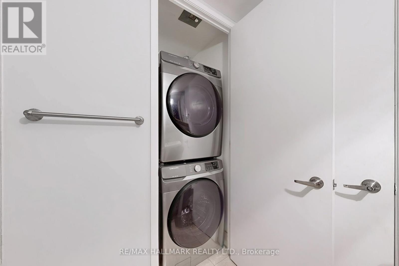 1403 - 85 Bloor Street E, Toronto, Ontario  M4W 3Y1 - Photo 17 - C12369216