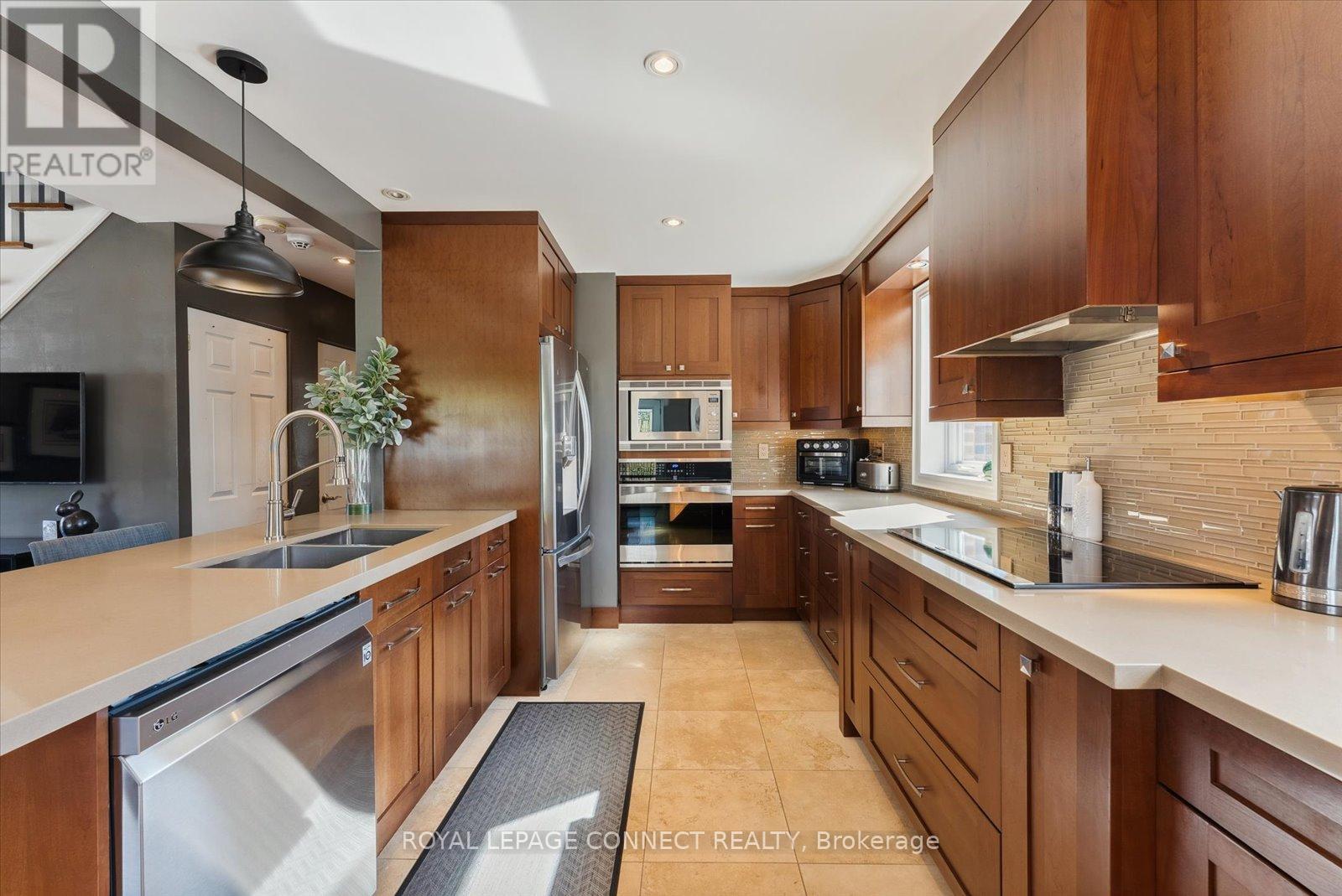 47 Brenda Crescent, Toronto, Ontario  M1K 3C5 - Photo 10 - E12369146
