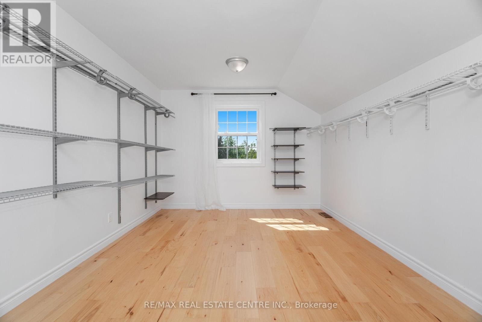 720 Lincoln Avenue, Niagara-On-The-Lake, Ontario  L0S 1S0 - Photo 34 - X12369029