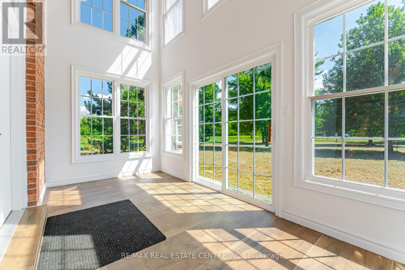 720 Lincoln Avenue, Niagara-On-The-Lake, Ontario  L0S 1S0 - Photo 4 - X12369029