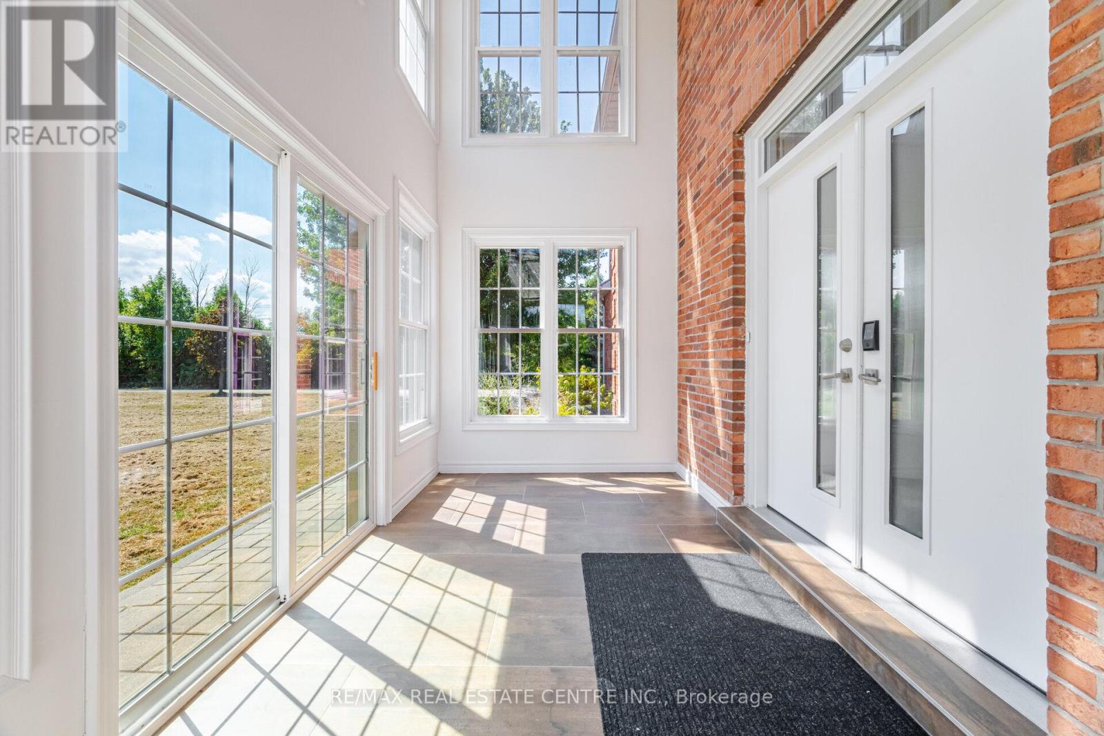 720 Lincoln Avenue, Niagara-On-The-Lake, Ontario  L0S 1S0 - Photo 5 - X12369029