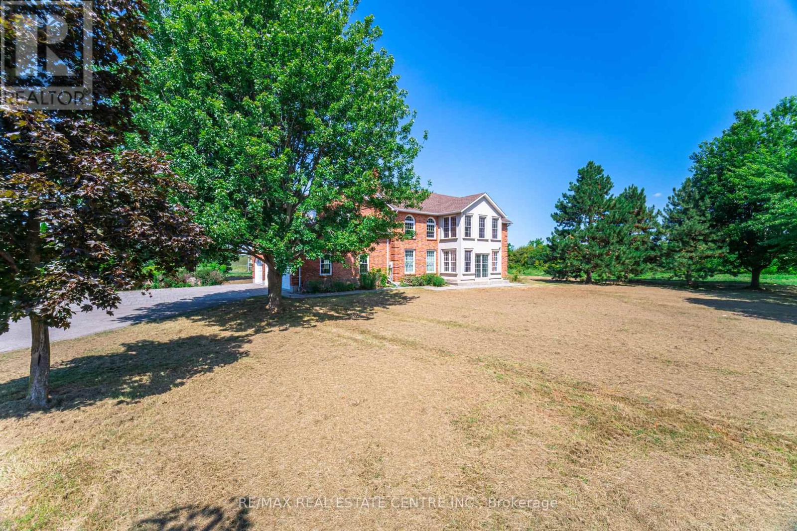 720 Lincoln Avenue, Niagara-On-The-Lake, Ontario  L0S 1S0 - Photo 3 - X12369029